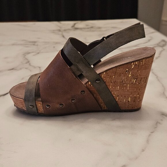 NEW with box Antelope leather wedge sandals size 8 - Picture 7 of 7